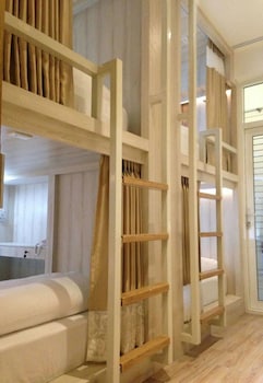 mariya lady hostel at suvarnabhumi airport female only