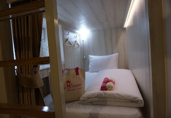 mariya lady hostel at suvarnabhumi airport female only