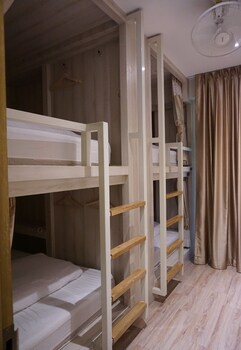 mariya lady hostel at suvarnabhumi airport female only