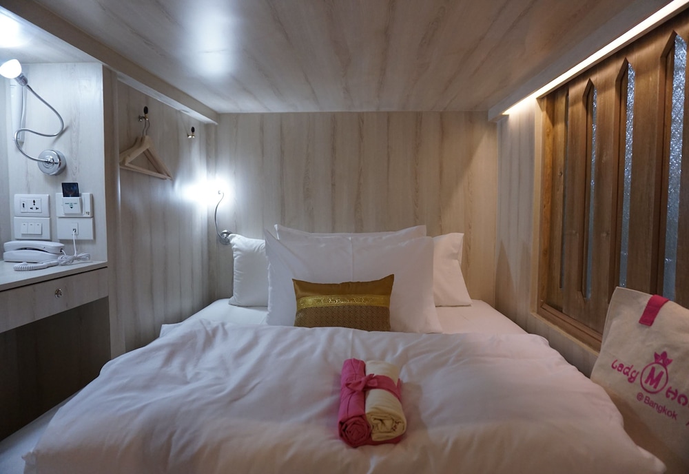 mariya lady hostel at suvarnabhumi airport female only