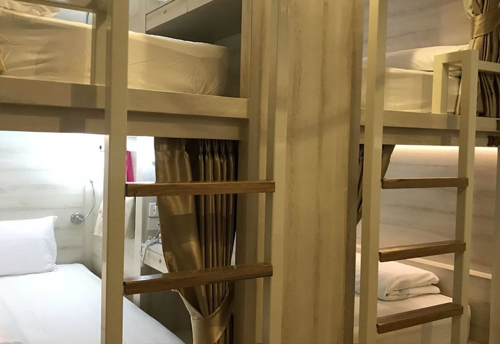 mariya lady hostel at suvarnabhumi airport female only