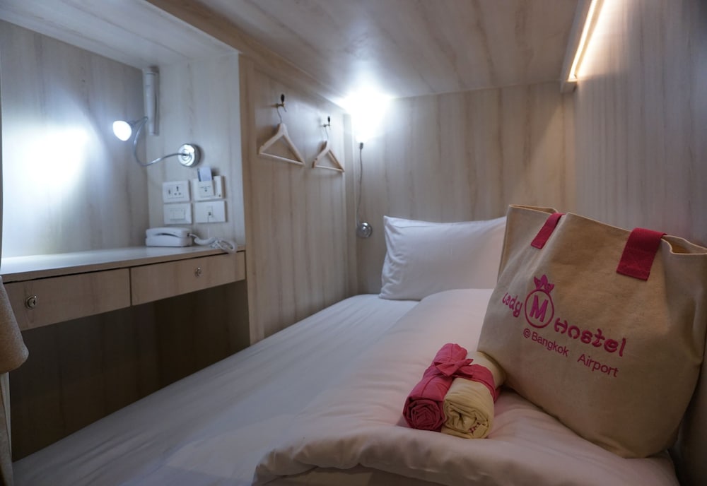 mariya lady hostel at suvarnabhumi airport female only