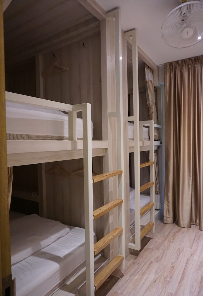 mariya lady hostel at suvarnabhumi airport female only