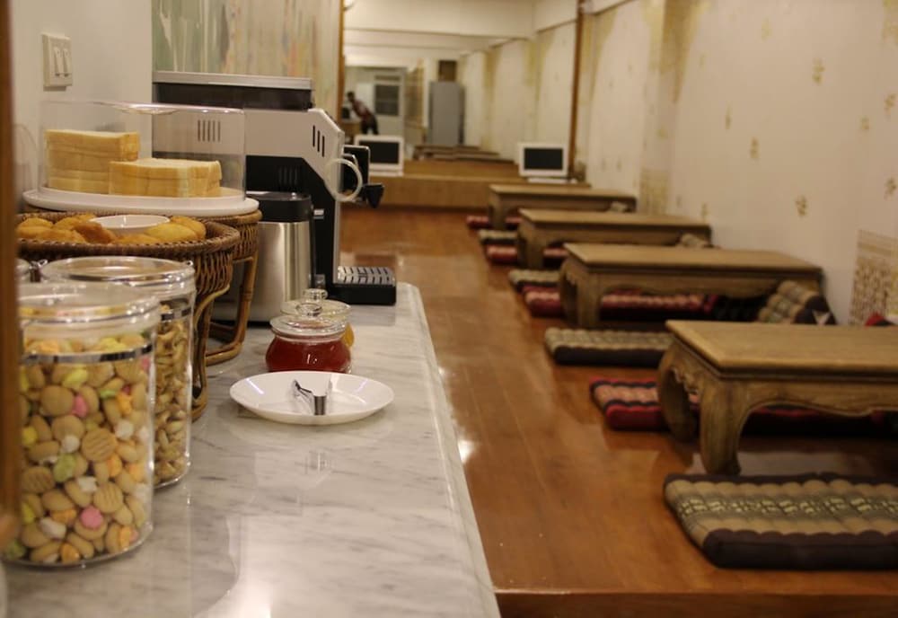 mariya lady hostel at suvarnabhumi airport female only