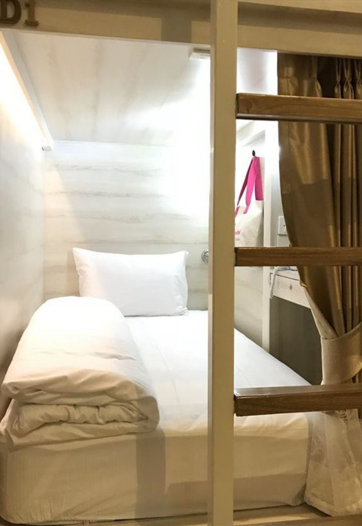 mariya lady hostel at suvarnabhumi airport female only