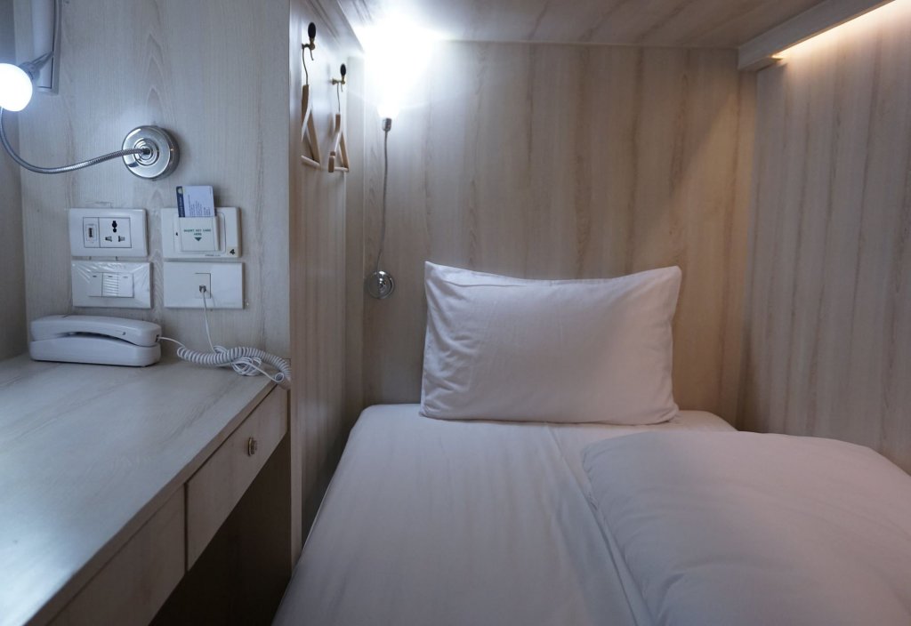 mariya lady hostel at suvarnabhumi airport female only