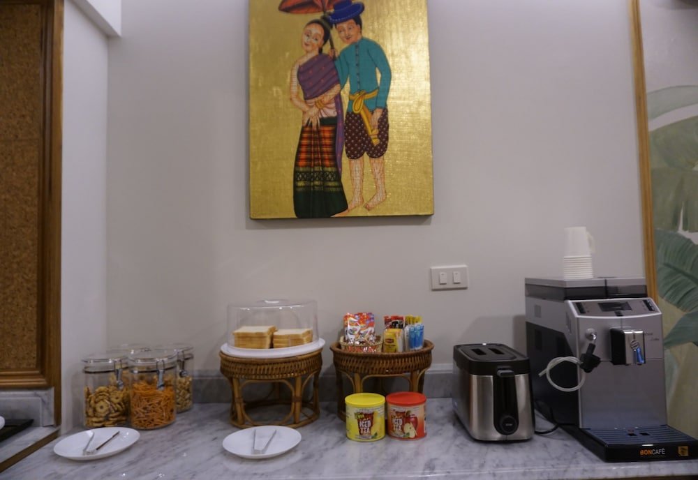 mariya lady hostel at suvarnabhumi airport female only