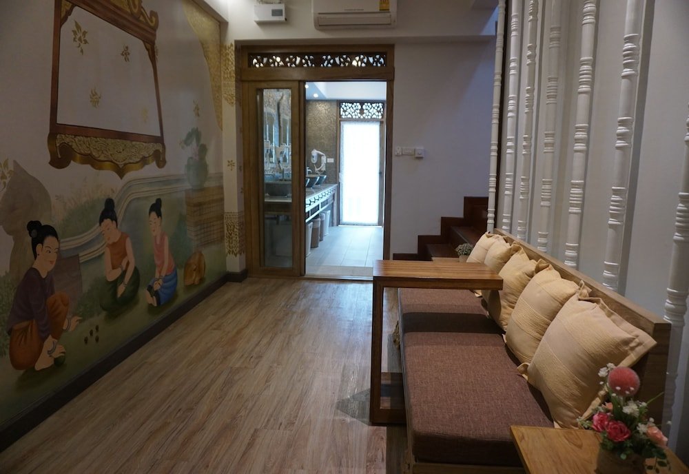 mariya lady hostel at suvarnabhumi airport female only