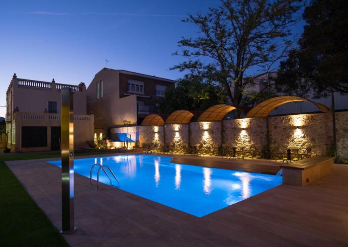 apartamentos sant jordi montbrio