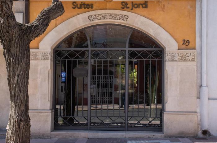 apartamentos sant jordi montbrio