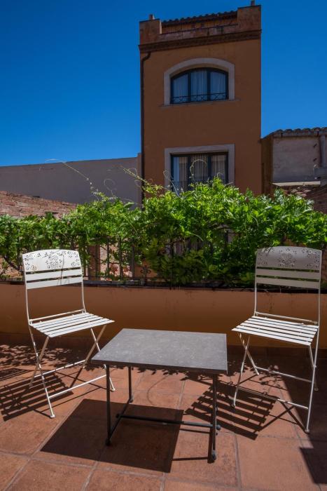 apartamentos sant jordi montbrio