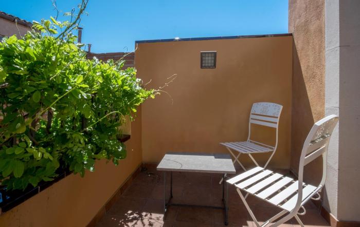 apartamentos sant jordi montbrio