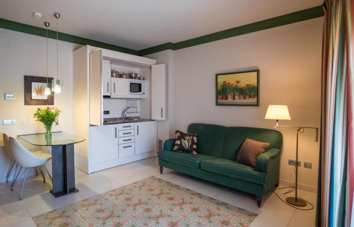 apartamentos sant jordi montbrio