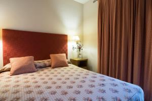 apartamentos sant jordi montbrio