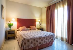 apartamentos sant jordi montbrio
