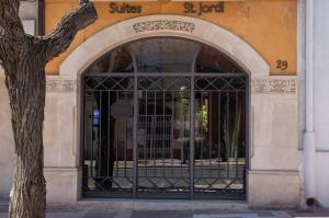 apartamentos sant jordi montbrio