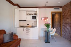 apartamentos sant jordi montbrio