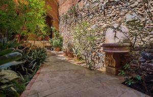 apartamentos sant jordi montbrio