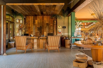 carmel charme resort