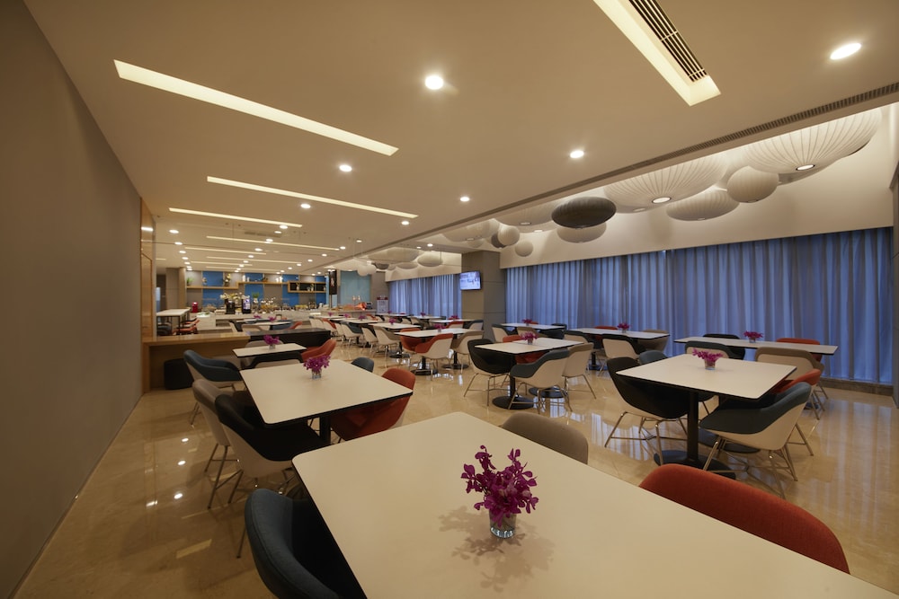 holiday inn express zhengzhou zhengdong an ihg hotel