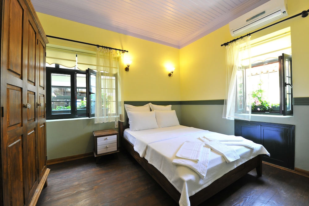 petrino gokceada hotel and kitchen