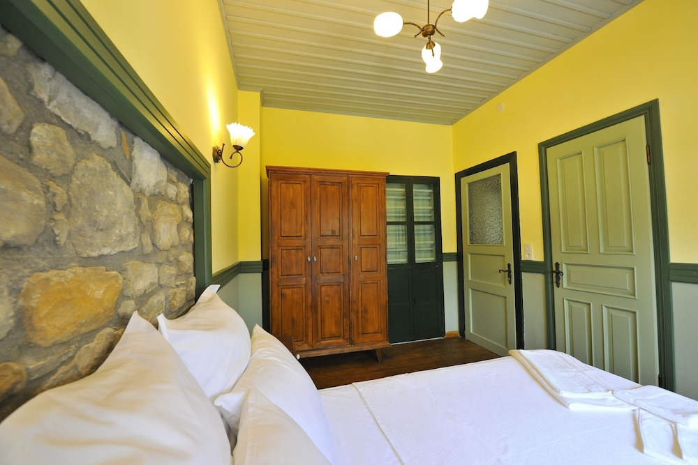 petrino gokceada hotel and kitchen