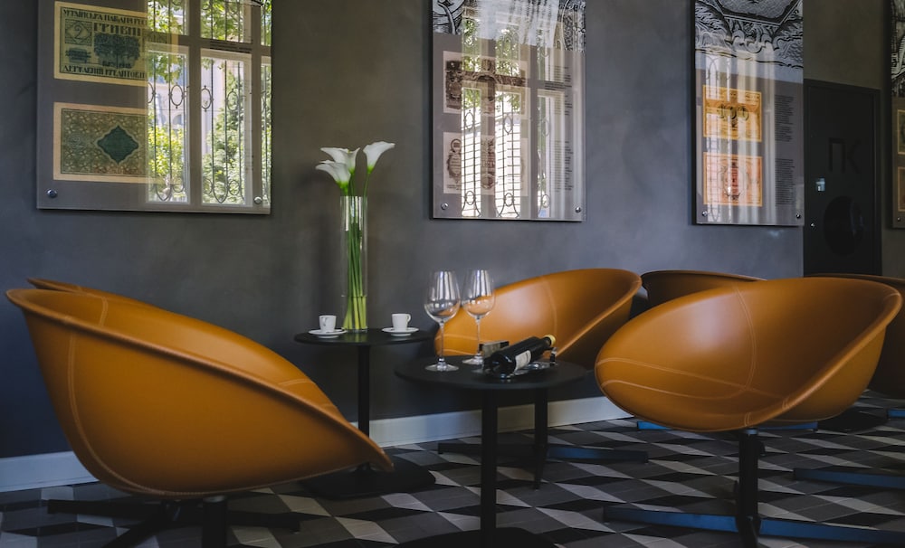 bank hotel