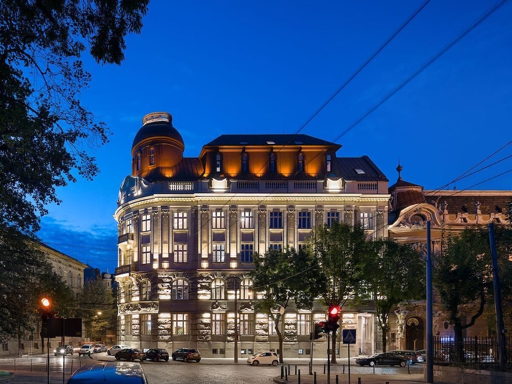 bank hotel
