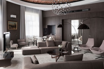 bank hotel