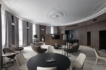 bank hotel