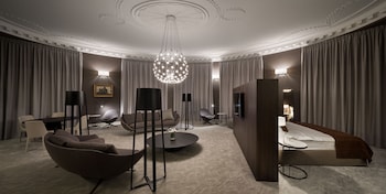 bank hotel