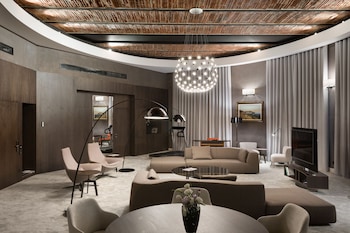 bank hotel
