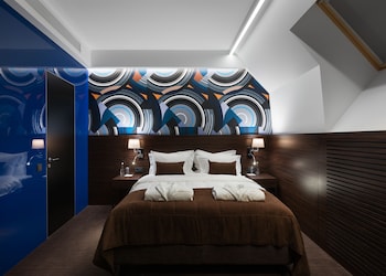 bank hotel