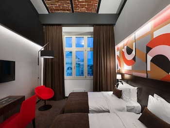 bank hotel