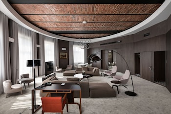 bank hotel