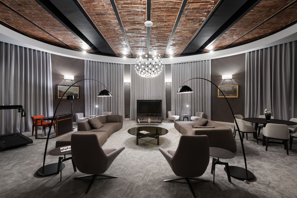bank hotel