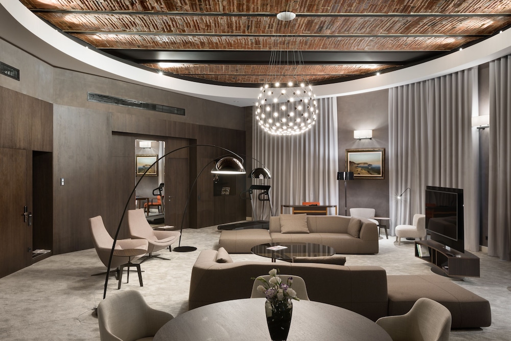 bank hotel