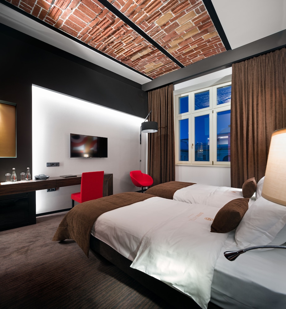 bank hotel