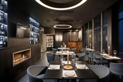 bank hotel