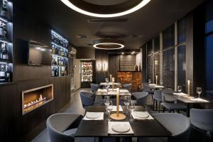 bank hotel