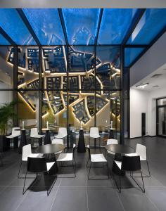 bank hotel
