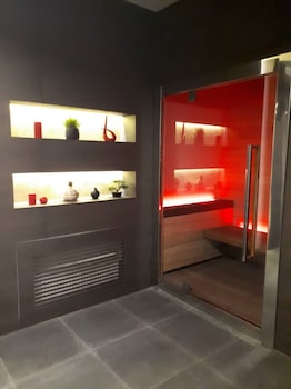 bank hotel