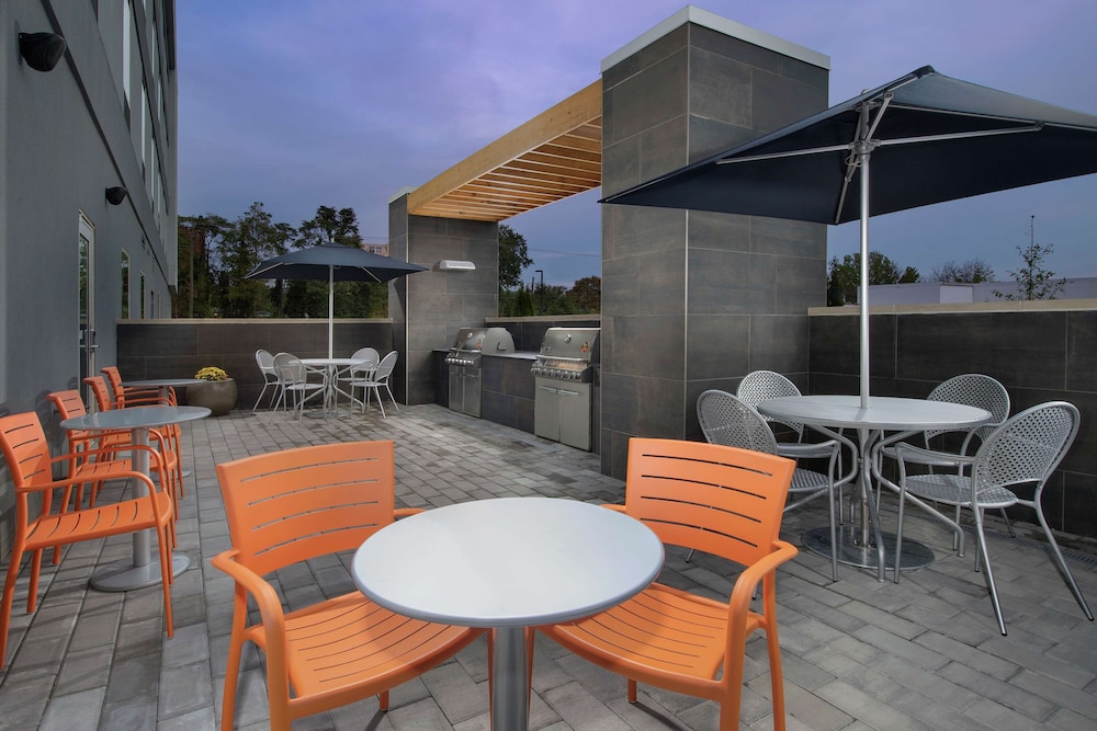 home2 suites by hilton charlottesville downtown