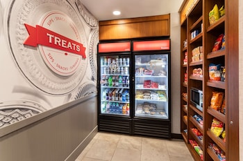 hampton inn nashville airport century place tn