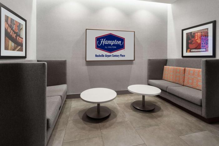 hampton inn nashville airport century place tn