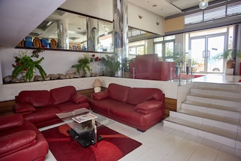 paintsiwa wangara apartments