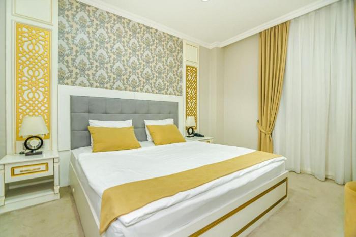 mensen hotel baku