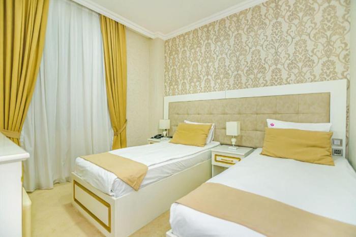 mensen hotel baku