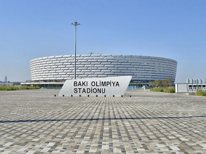 mensen hotel baku