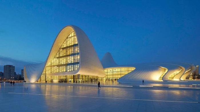 mensen hotel baku
